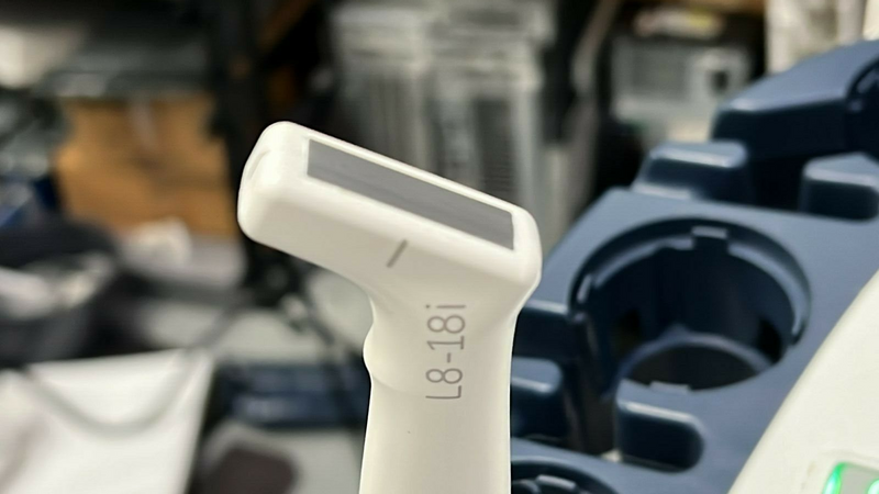 Load image into Gallery viewer, GE L8-18i-D Linear Hockey Ultrasound Transducer